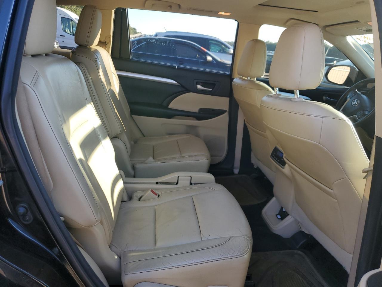 2015 TOYOTA HIGHLANDER