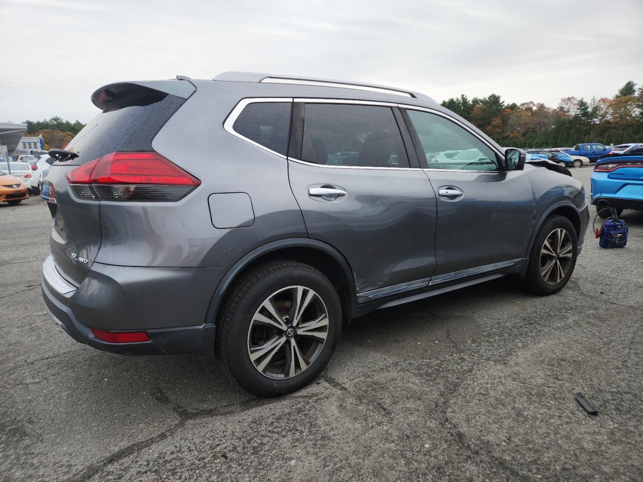 2017 NISSAN ROGUE