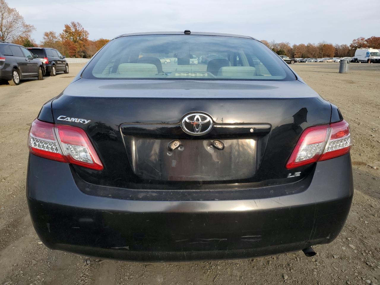 2011 TOYOTA CAMRY