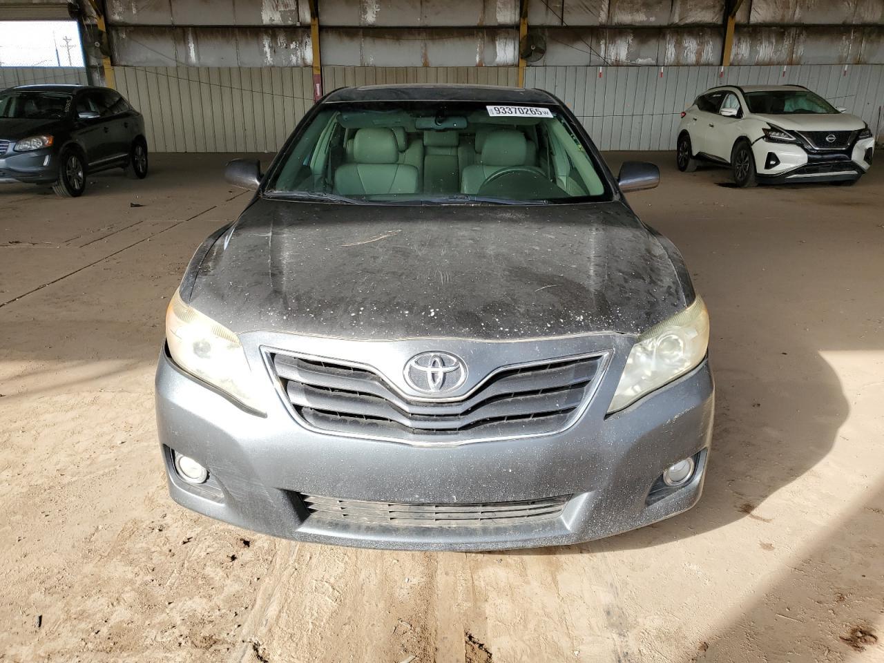 2011 TOYOTA CAMRY
