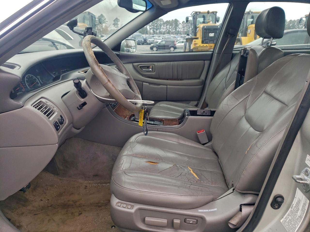 2001 TOYOTA Avalon