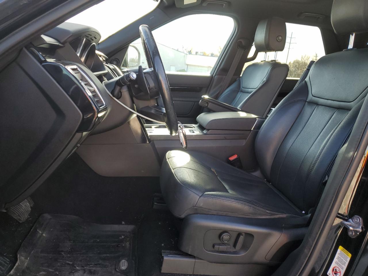 2018 LAND ROVER Discovery