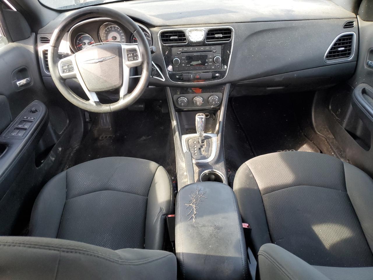 2011 CHRYSLER 200