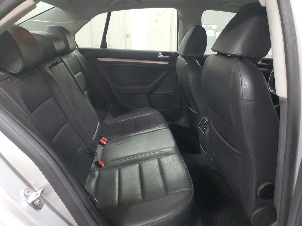 2009 VOLKSWAGEN JETTA