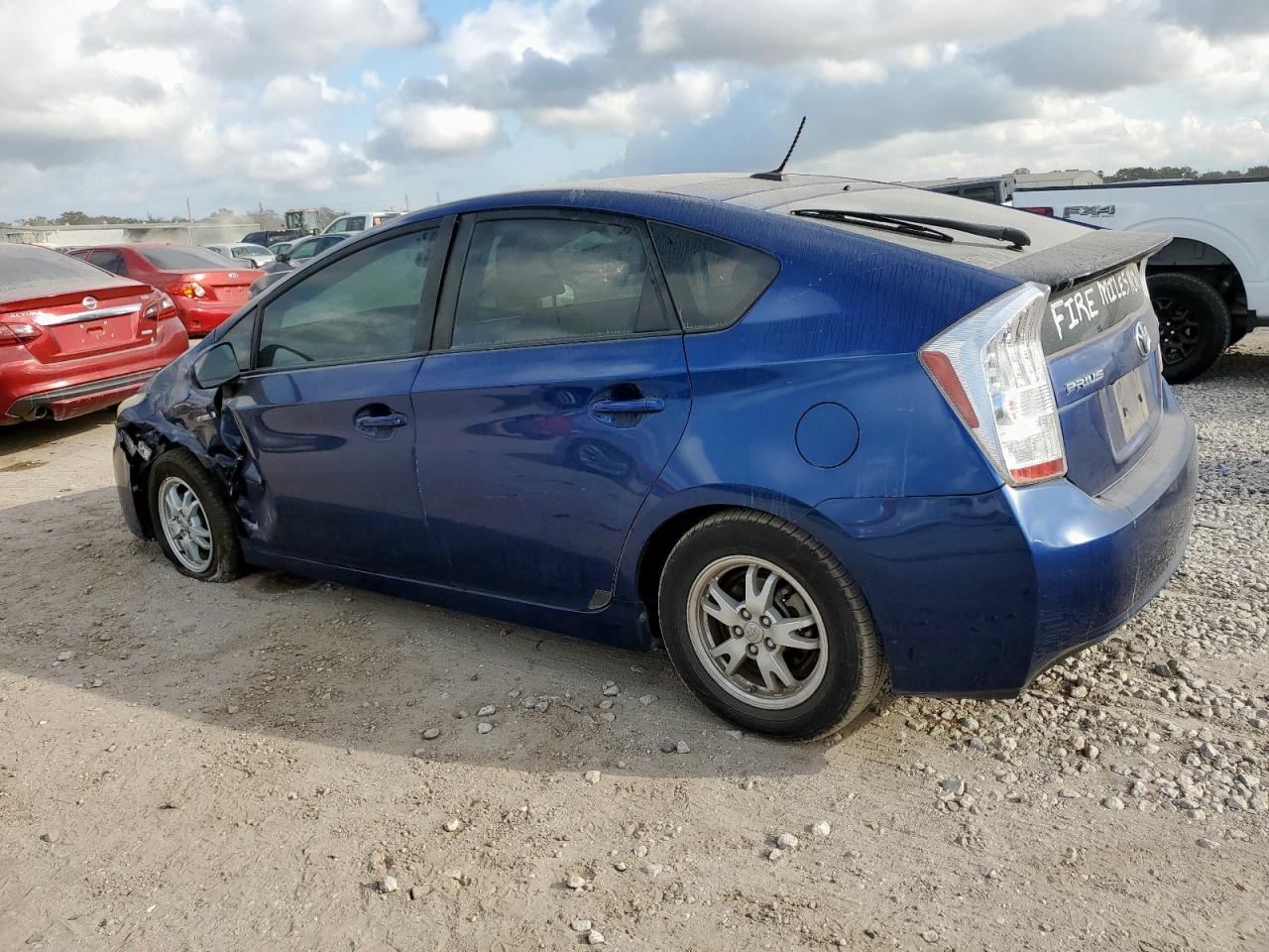 2011 TOYOTA PRIUS