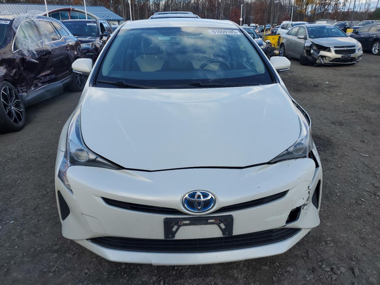2016 TOYOTA PRIUS