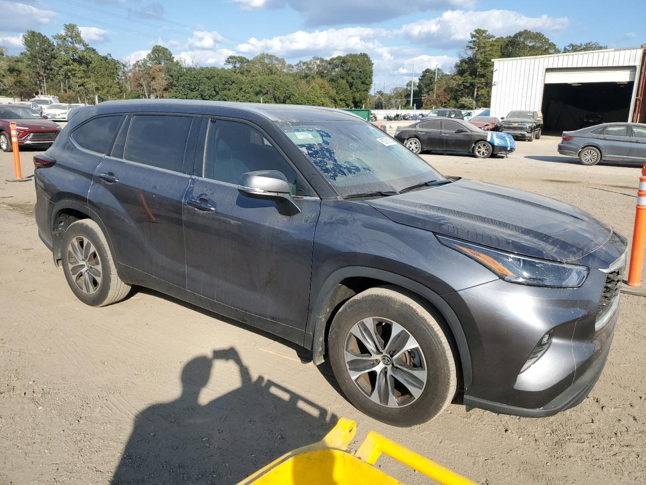2024 TOYOTA HIGHLANDER