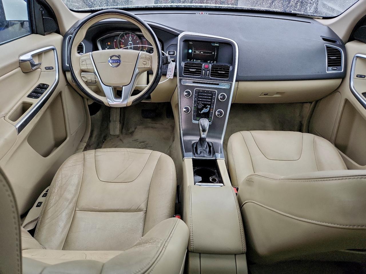 2015 VOLVO XC60