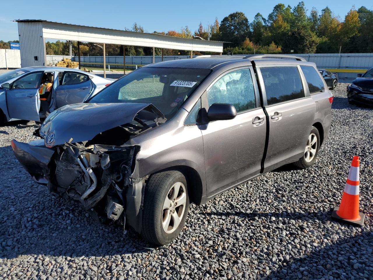 2015 TOYOTA SIENNA