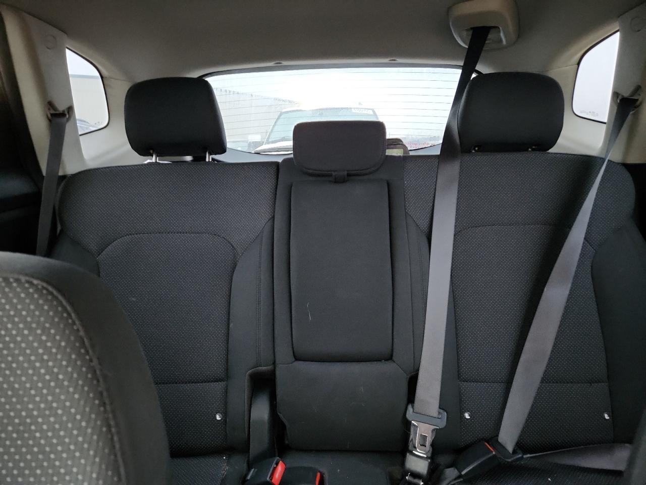 2015 KIA RONDO