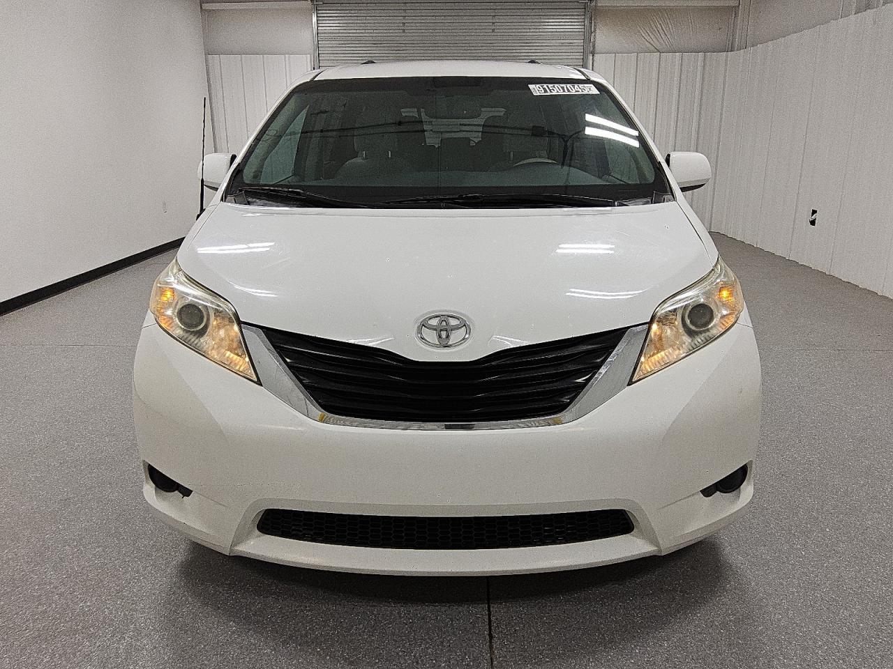 2014 TOYOTA SIENNA