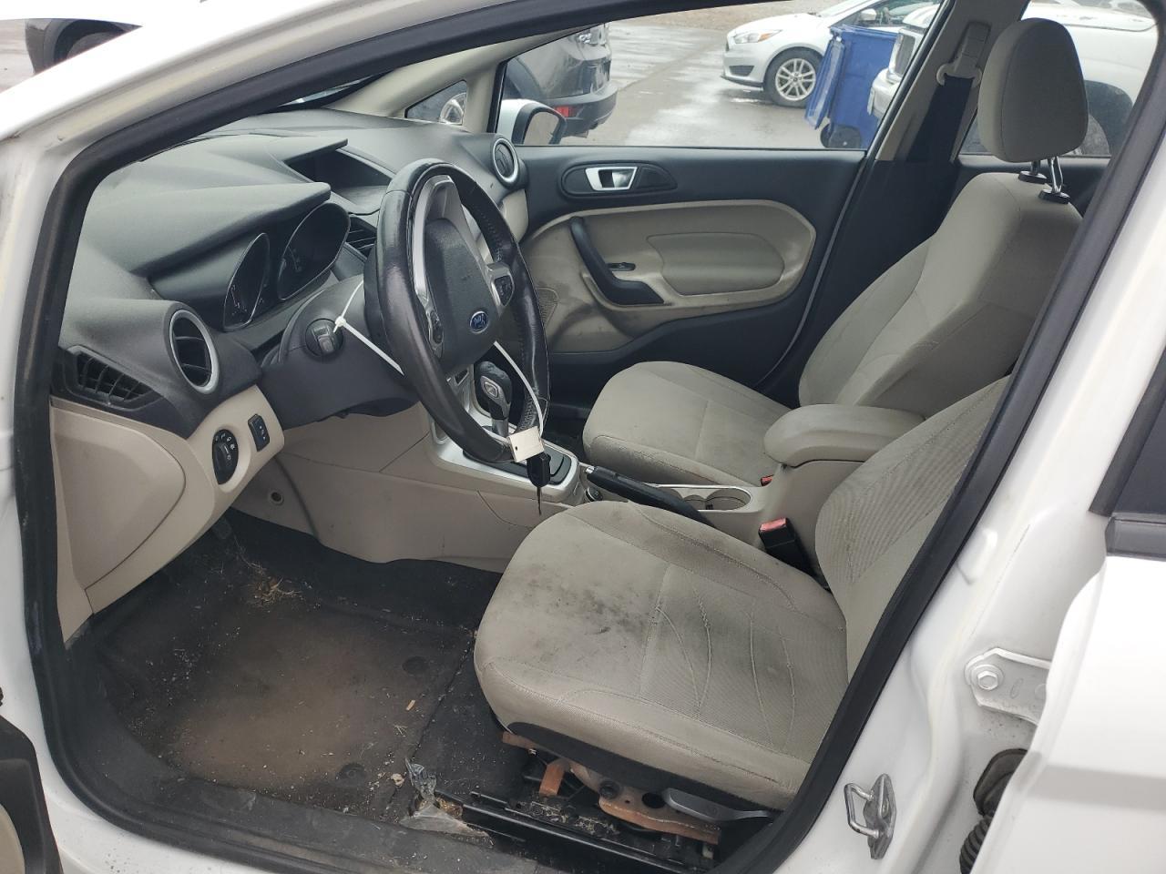 2016 FORD Fiesta
