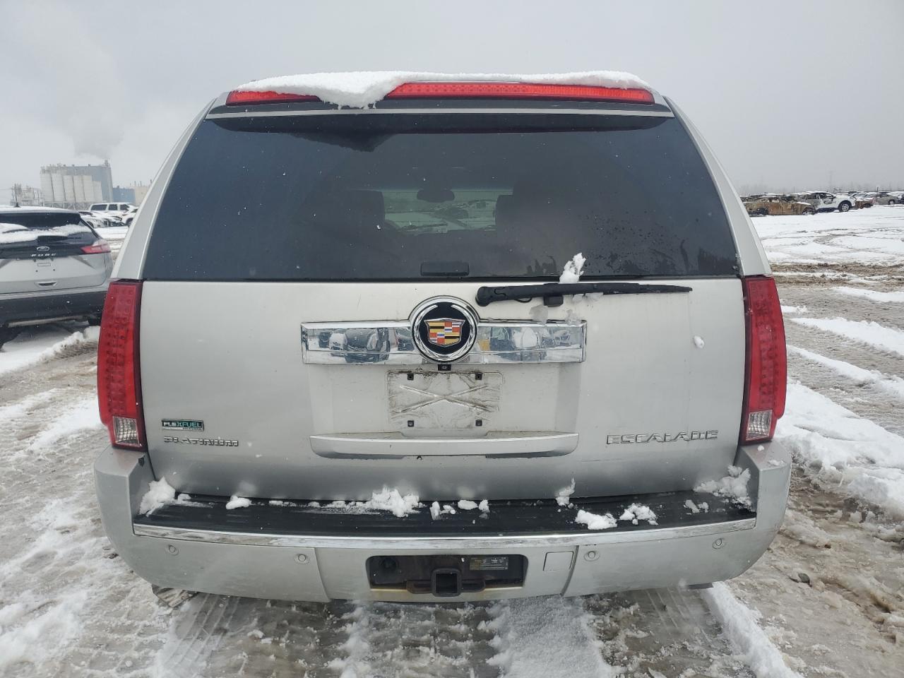2011 CADILLAC ESCALADE