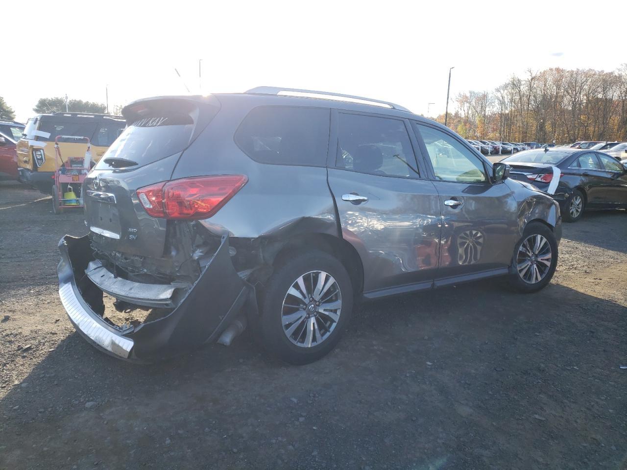 2017 NISSAN PATHFINDER