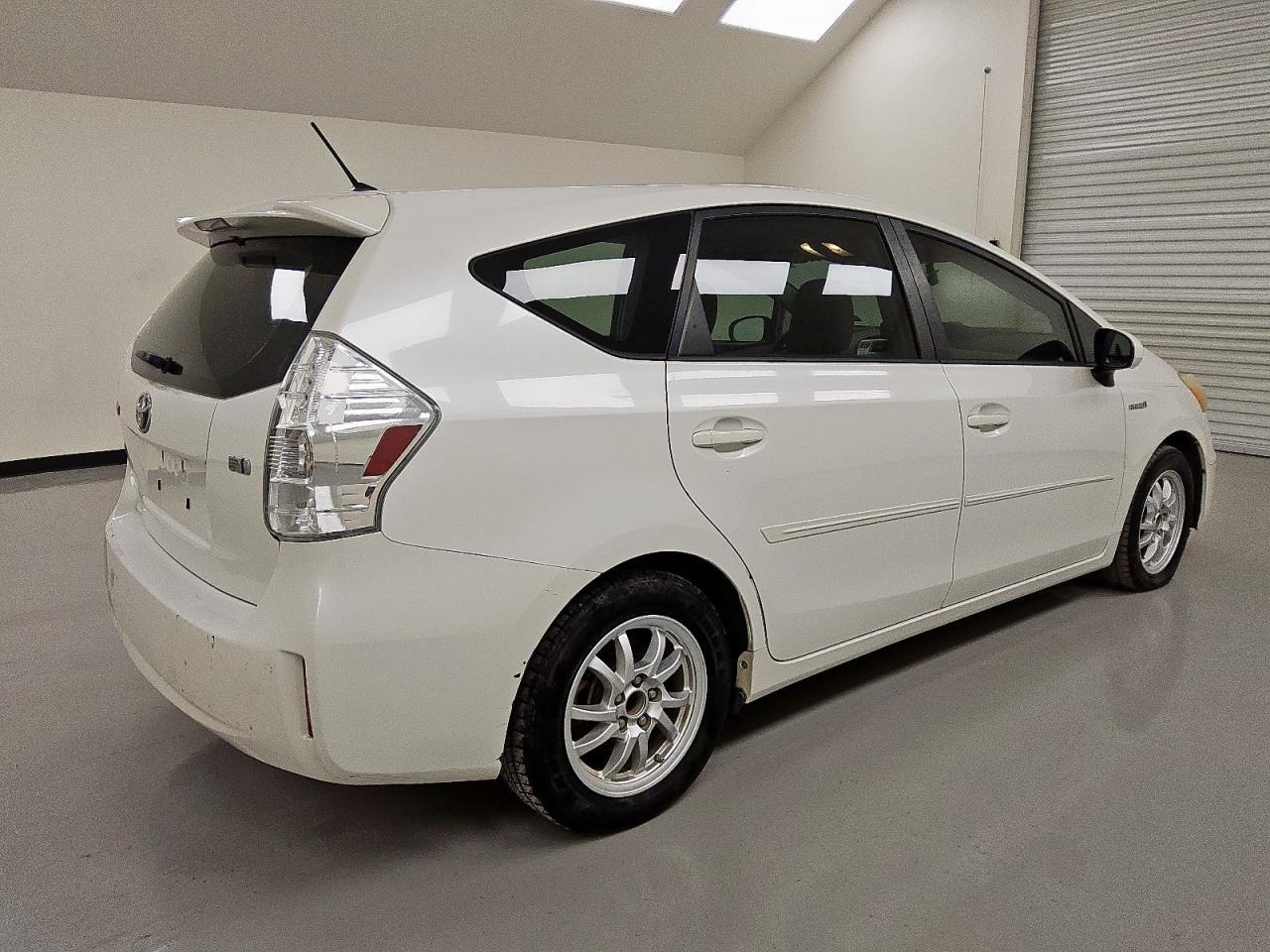 2014 TOYOTA PRIUS V