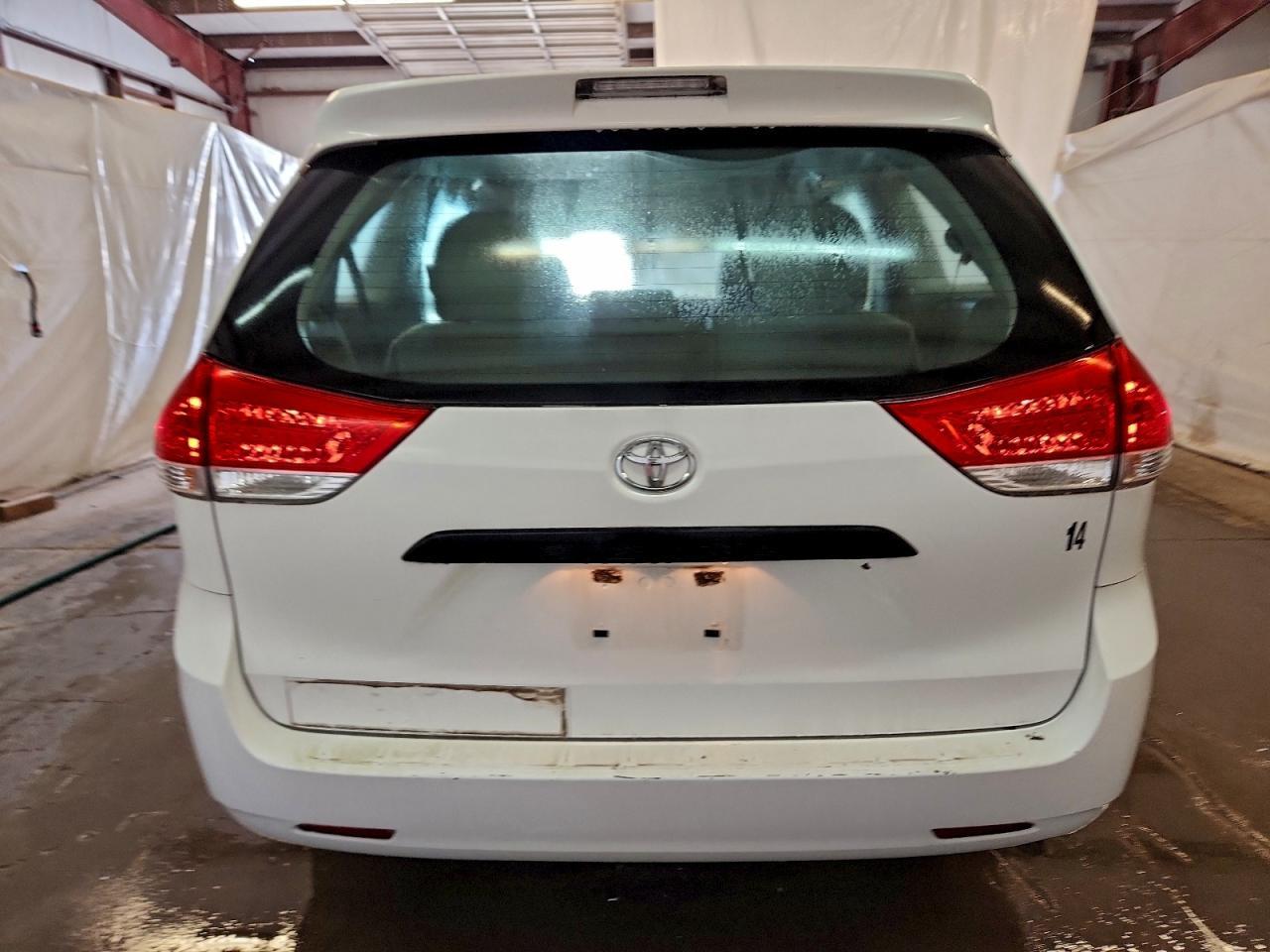 2013 TOYOTA SIENNA