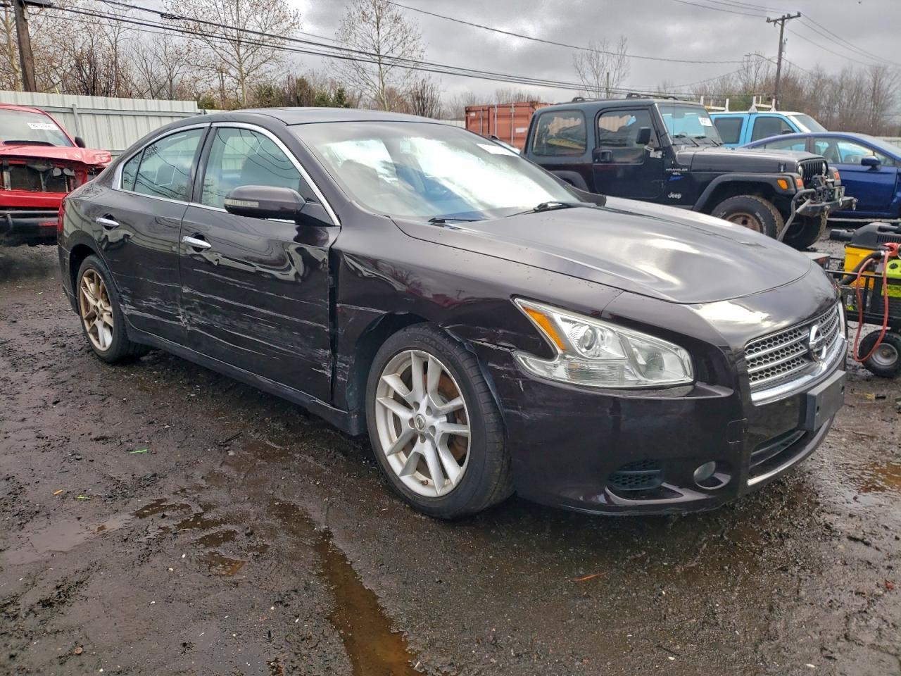 2011 NISSAN Maxima