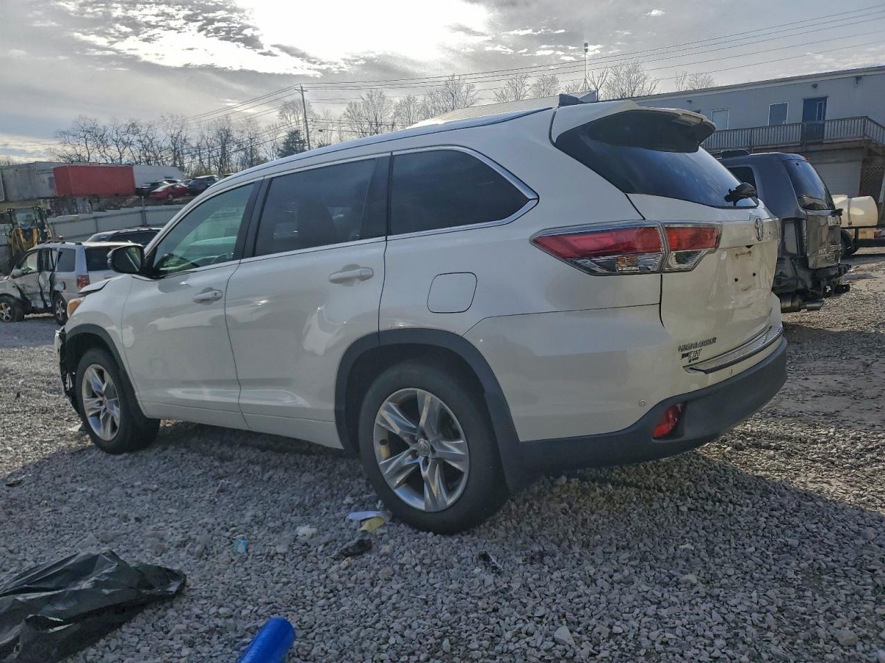 2015 TOYOTA HIGHLANDER
