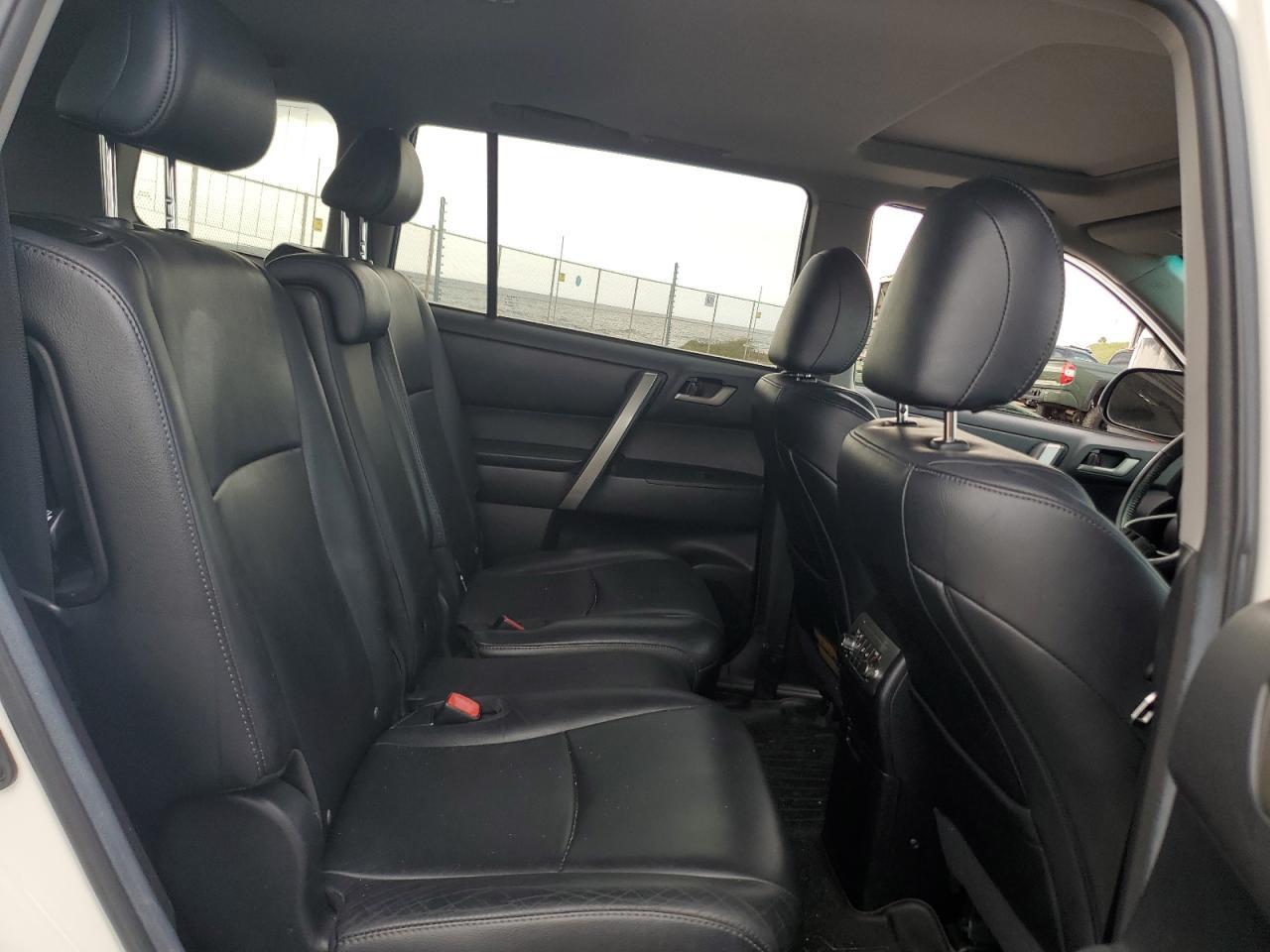 2012 TOYOTA HIGHLANDER