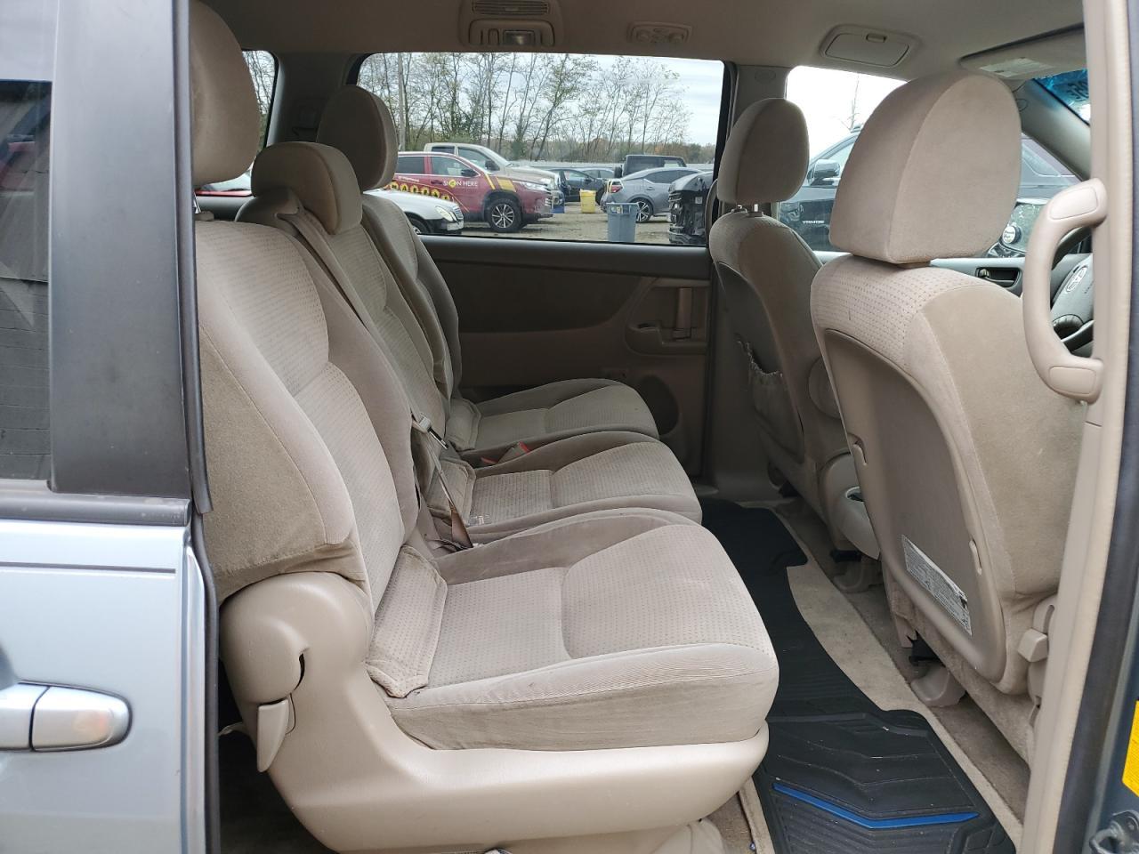 2010 TOYOTA SIENNA