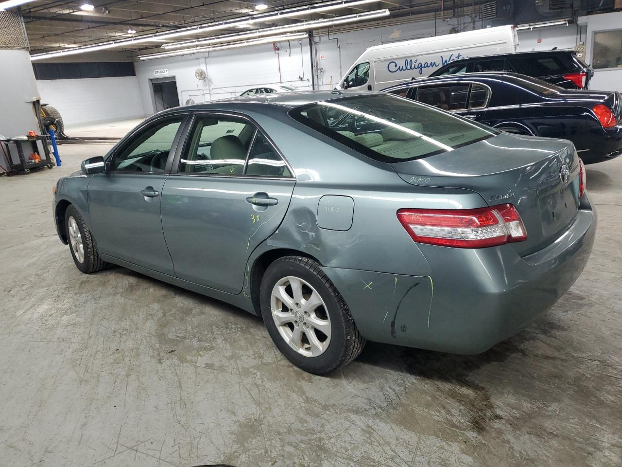 2011 TOYOTA CAMRY