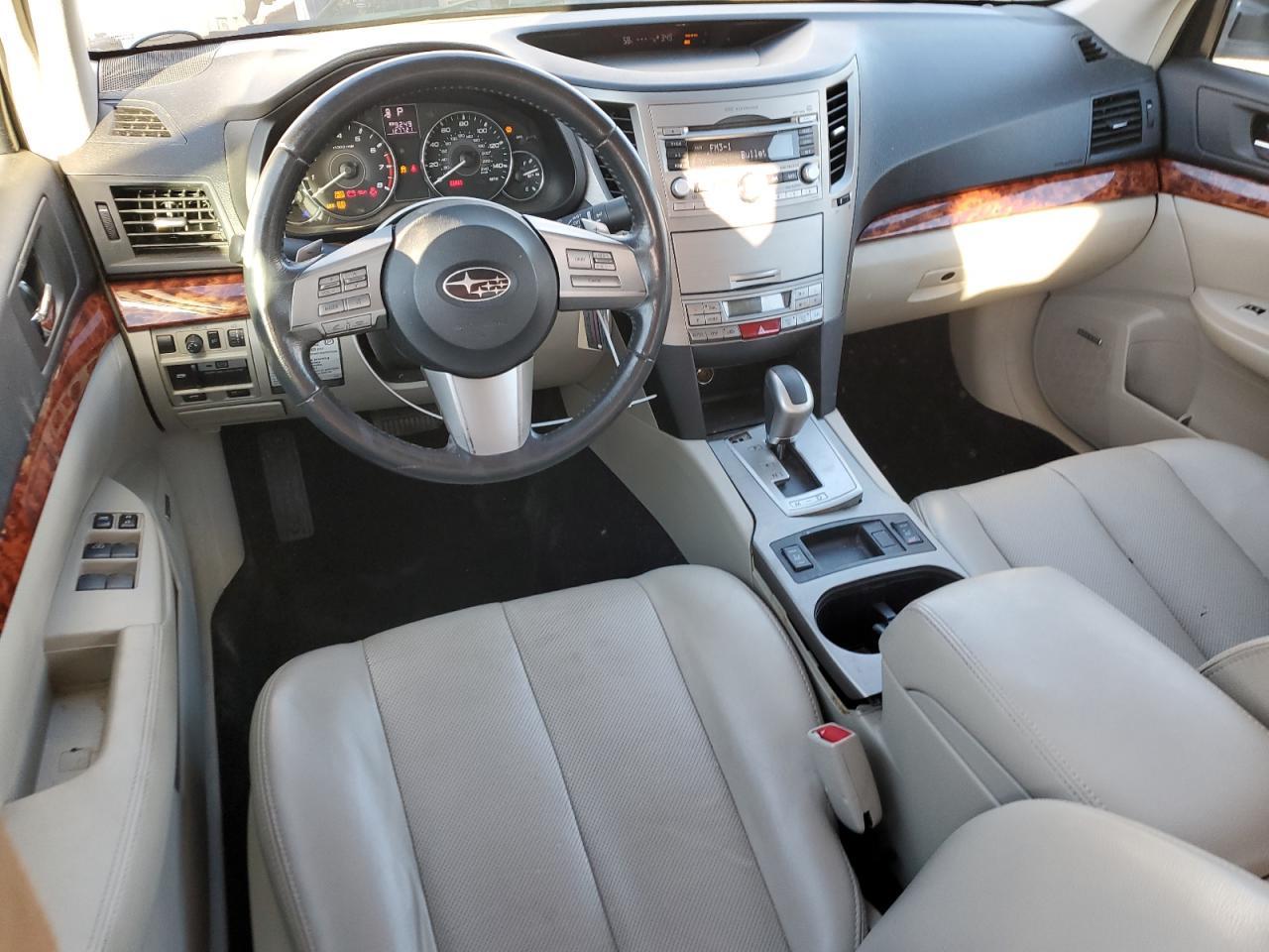2011 SUBARU Legacy