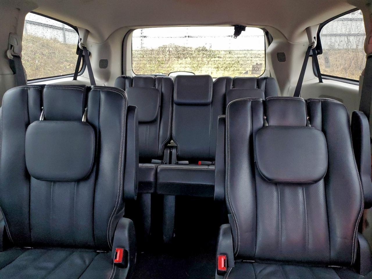2012 CHRYSLER Town & Country