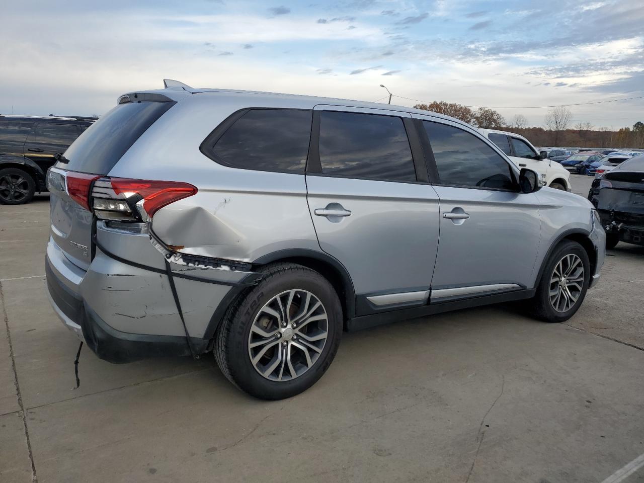 2017 MITSUBISHI outlander