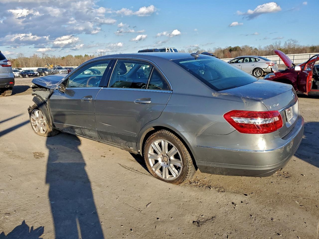 2013 MERCEDES-BENZ E-Class