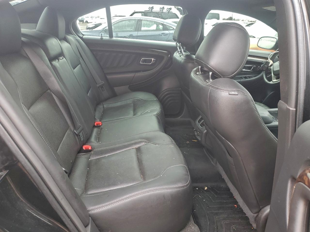 2015 FORD Taurus