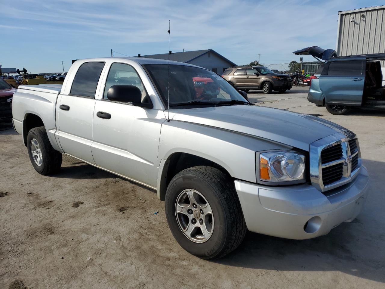 2006 DODGE Dakota