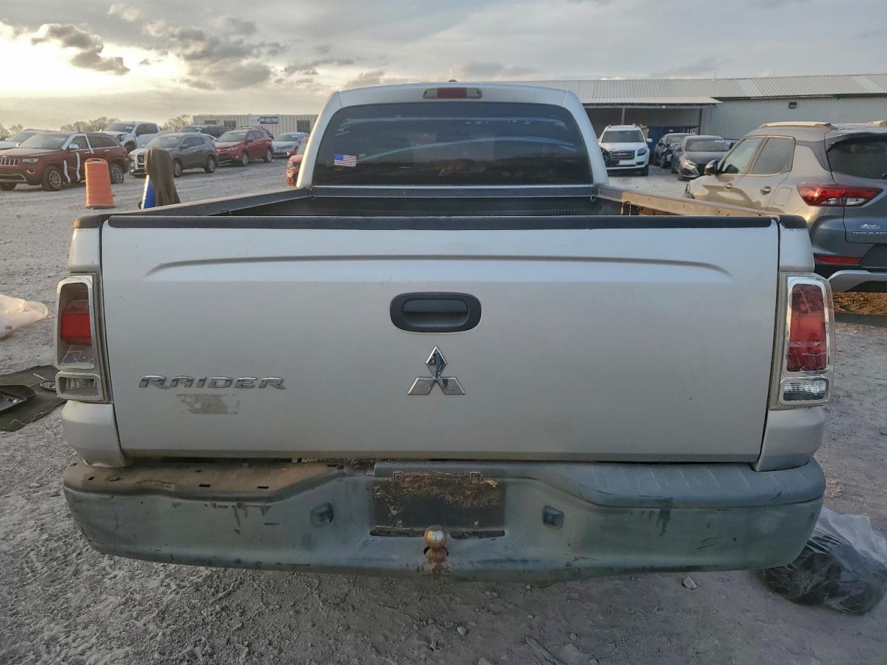 2007 MITSUBISHI Raider
