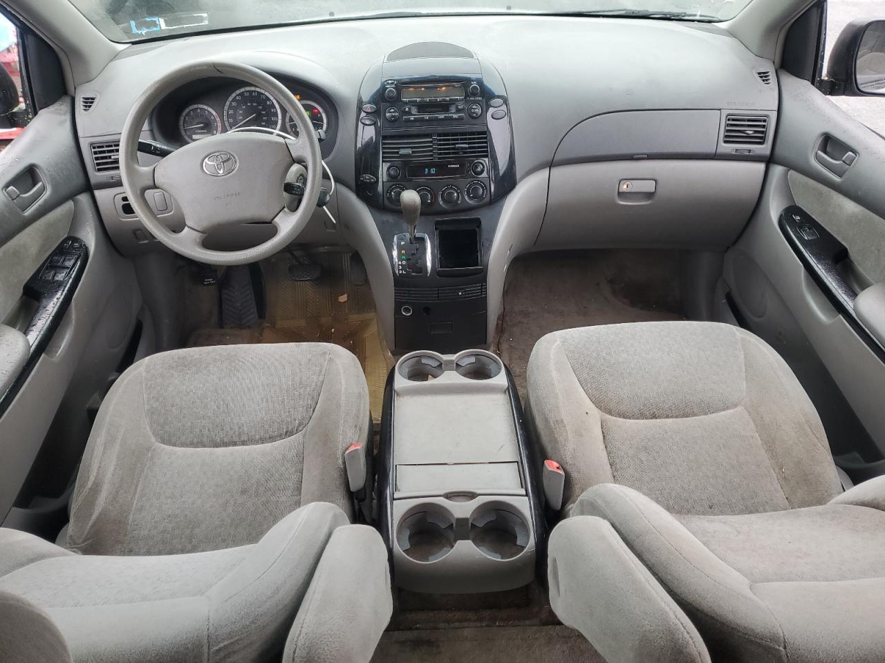 2005 TOYOTA SIENNA
