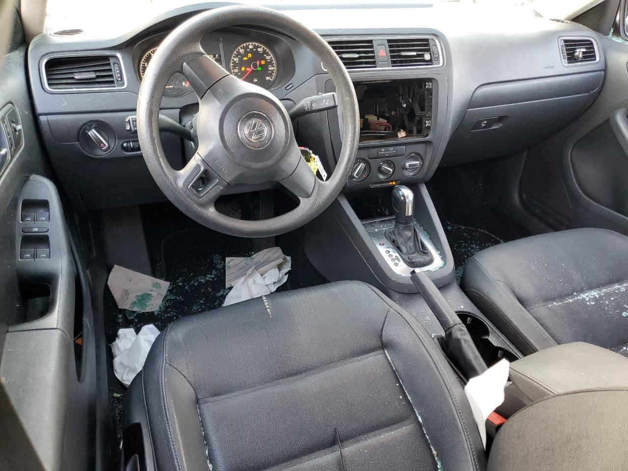 2011 VOLKSWAGEN JETTA