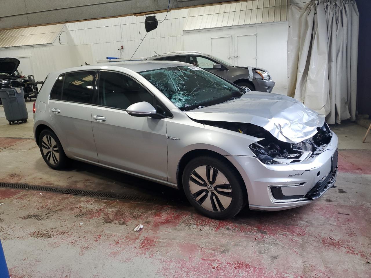 2016 VOLKSWAGEN e-Golf