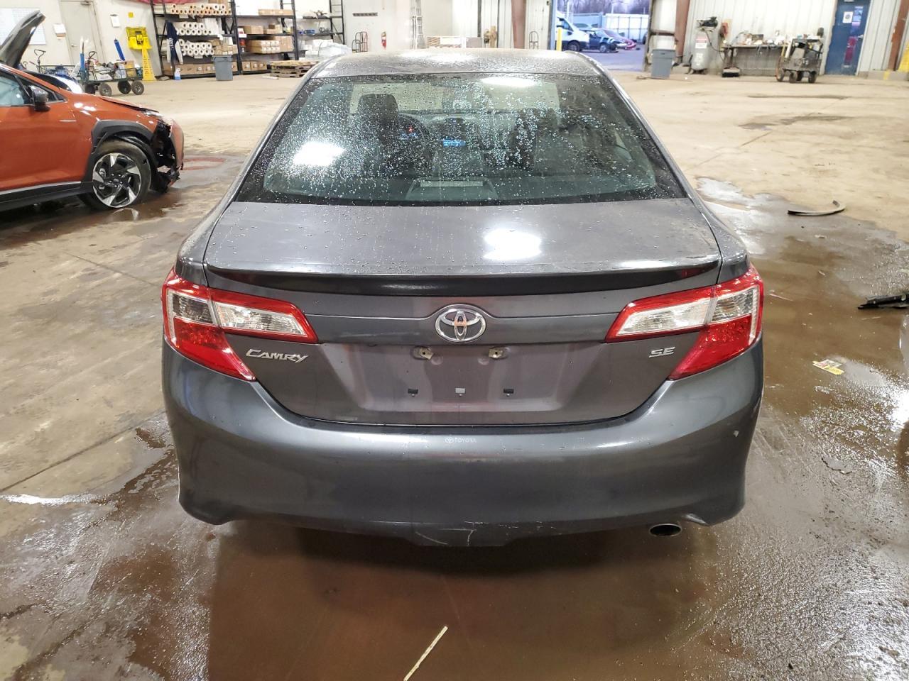 2014 TOYOTA CAMRY