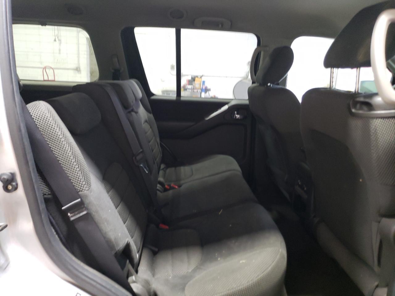 2010 NISSAN PATHFINDER