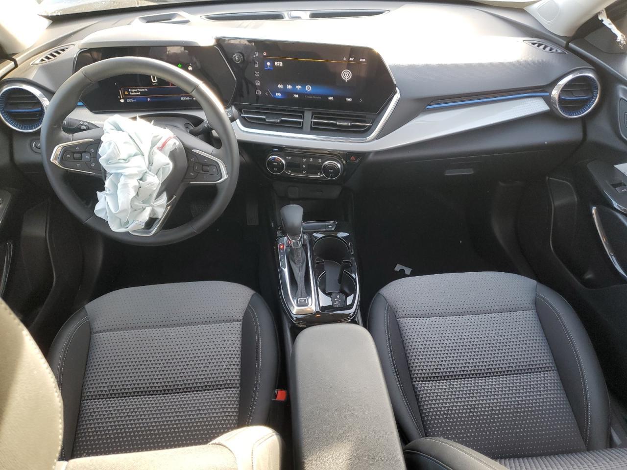 2025 CHEVROLET TRAX