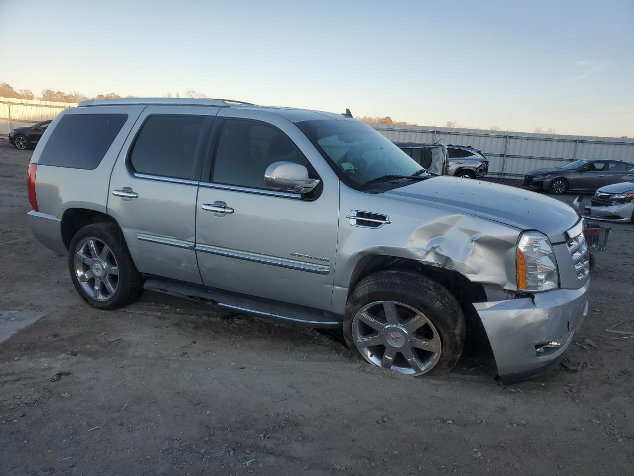 2011 CADILLAC ESCALADE