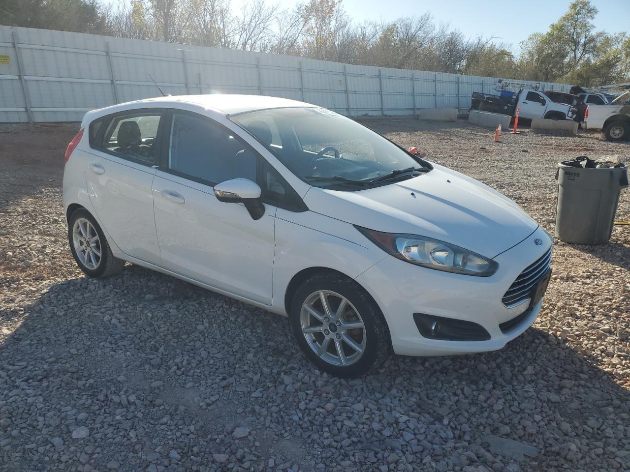2015 FORD Fiesta