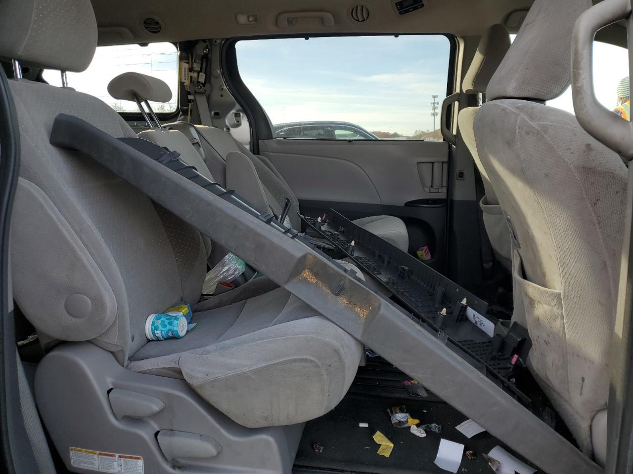 2017 TOYOTA SIENNA