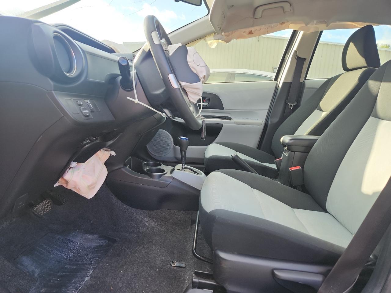 2014 TOYOTA Prius c