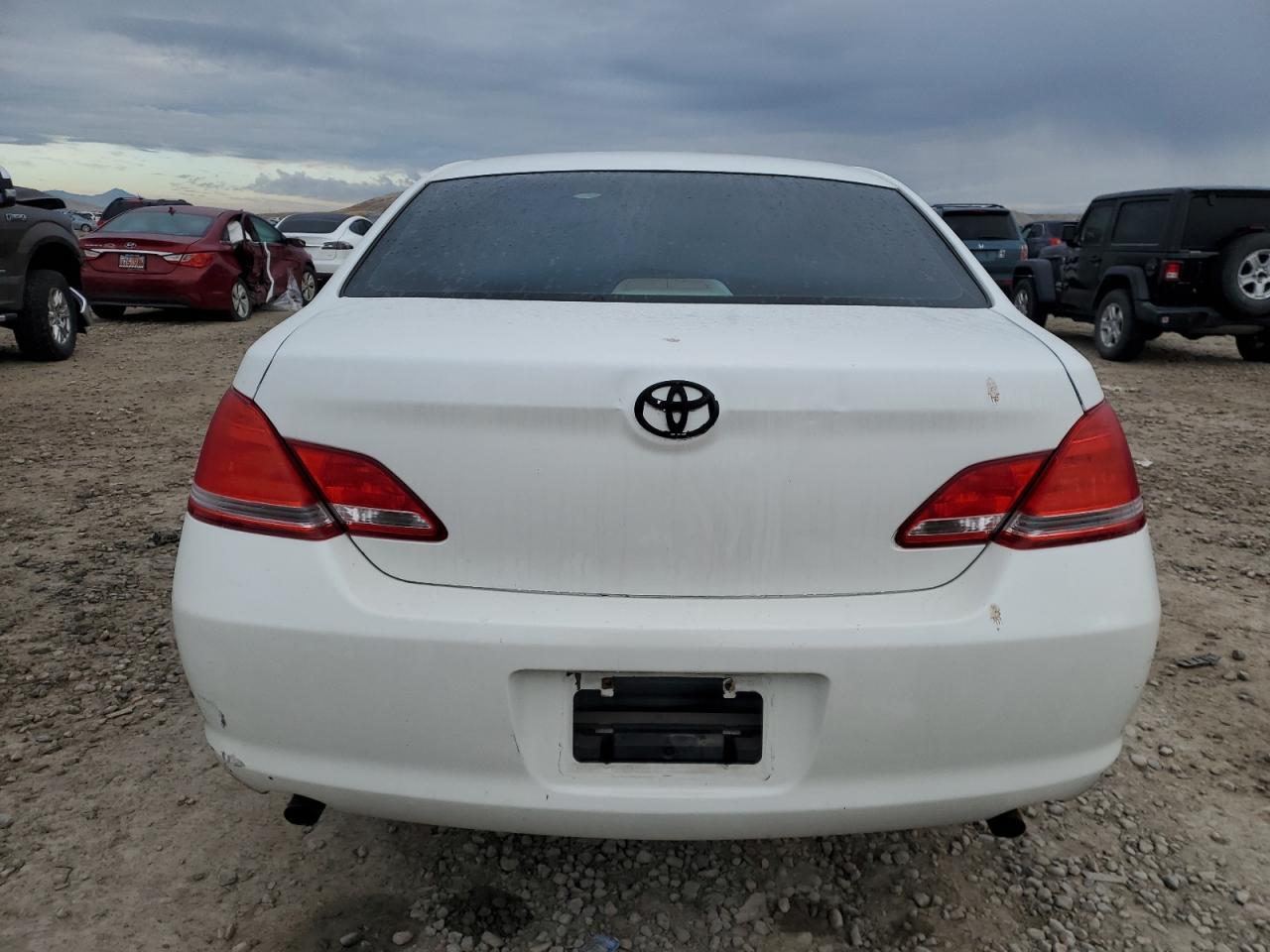 2005 TOYOTA Avalon