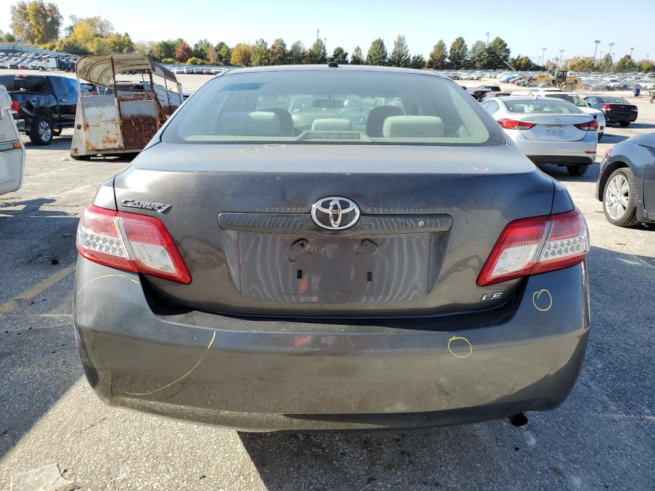 2011 TOYOTA CAMRY