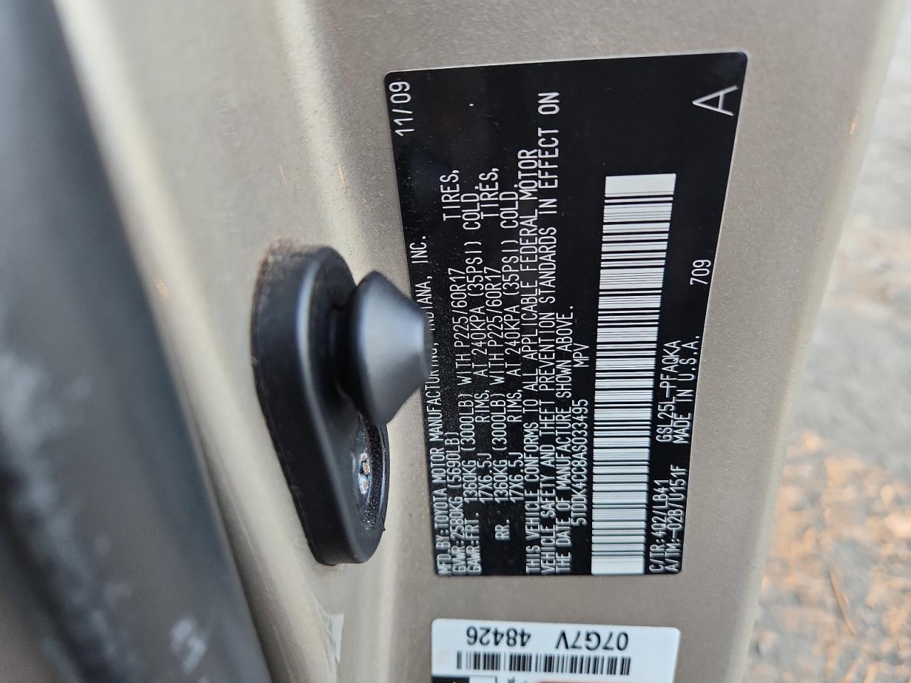 2010 TOYOTA SIENNA