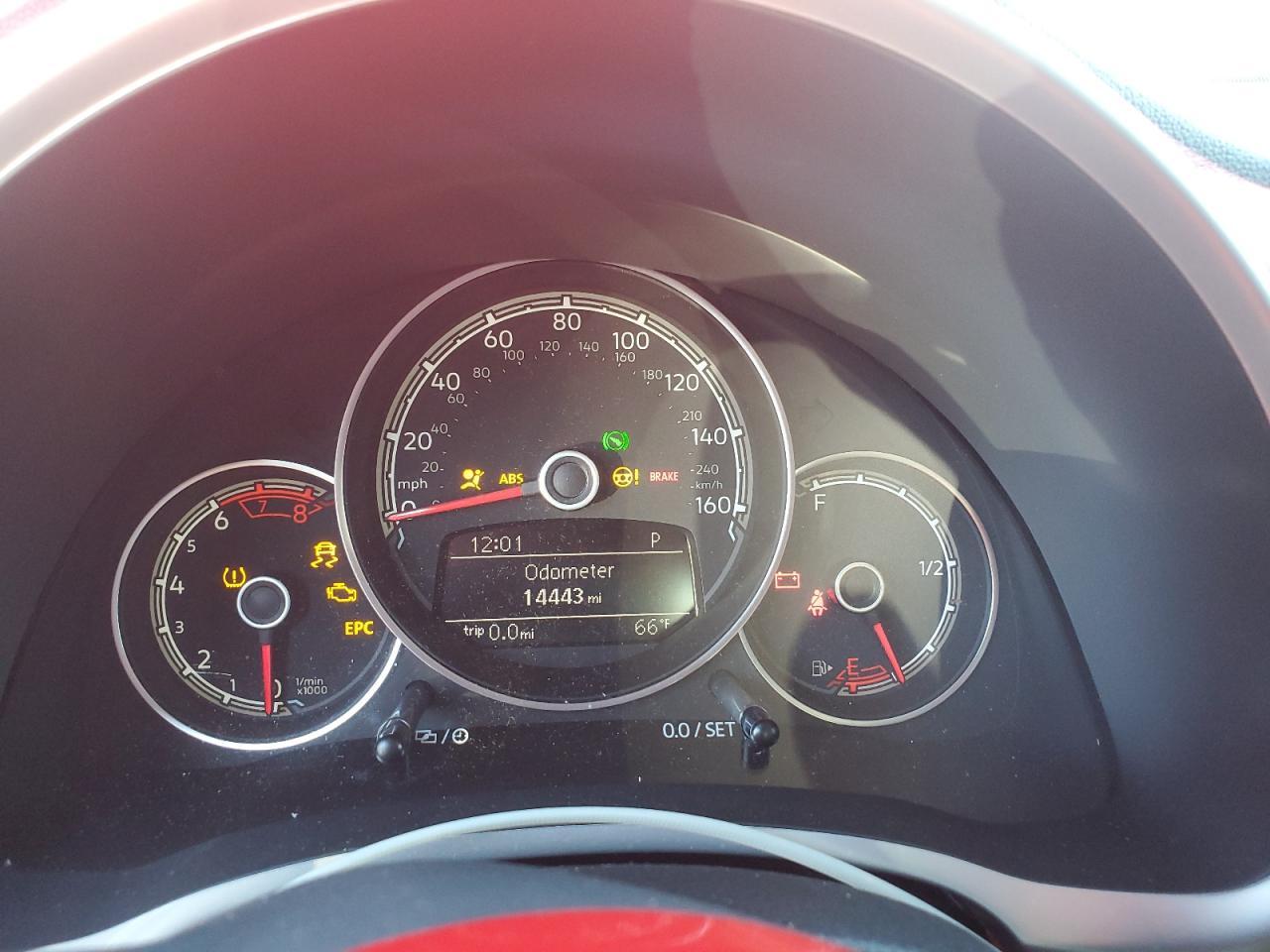 2019 VOLKSWAGEN Beetle