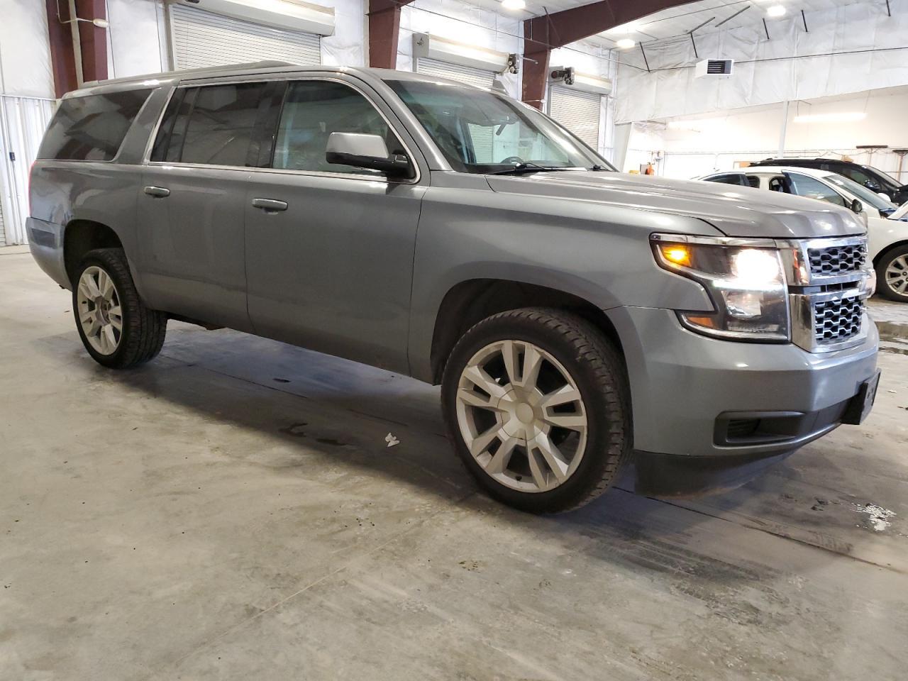 2018 CHEVROLET Suburban