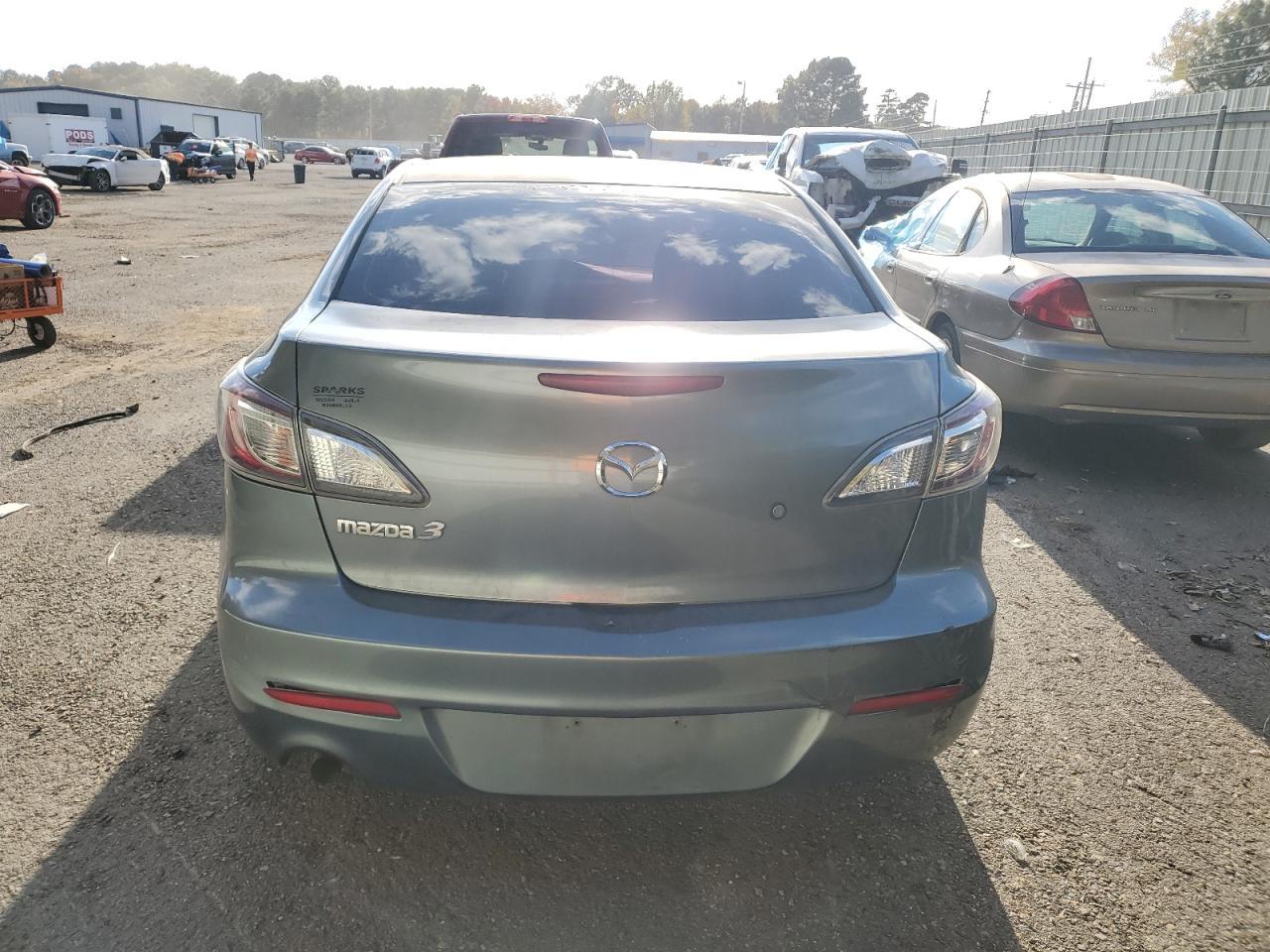 2013 MAZDA 3