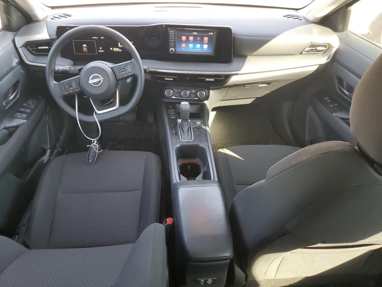 2025 NISSAN KICKS