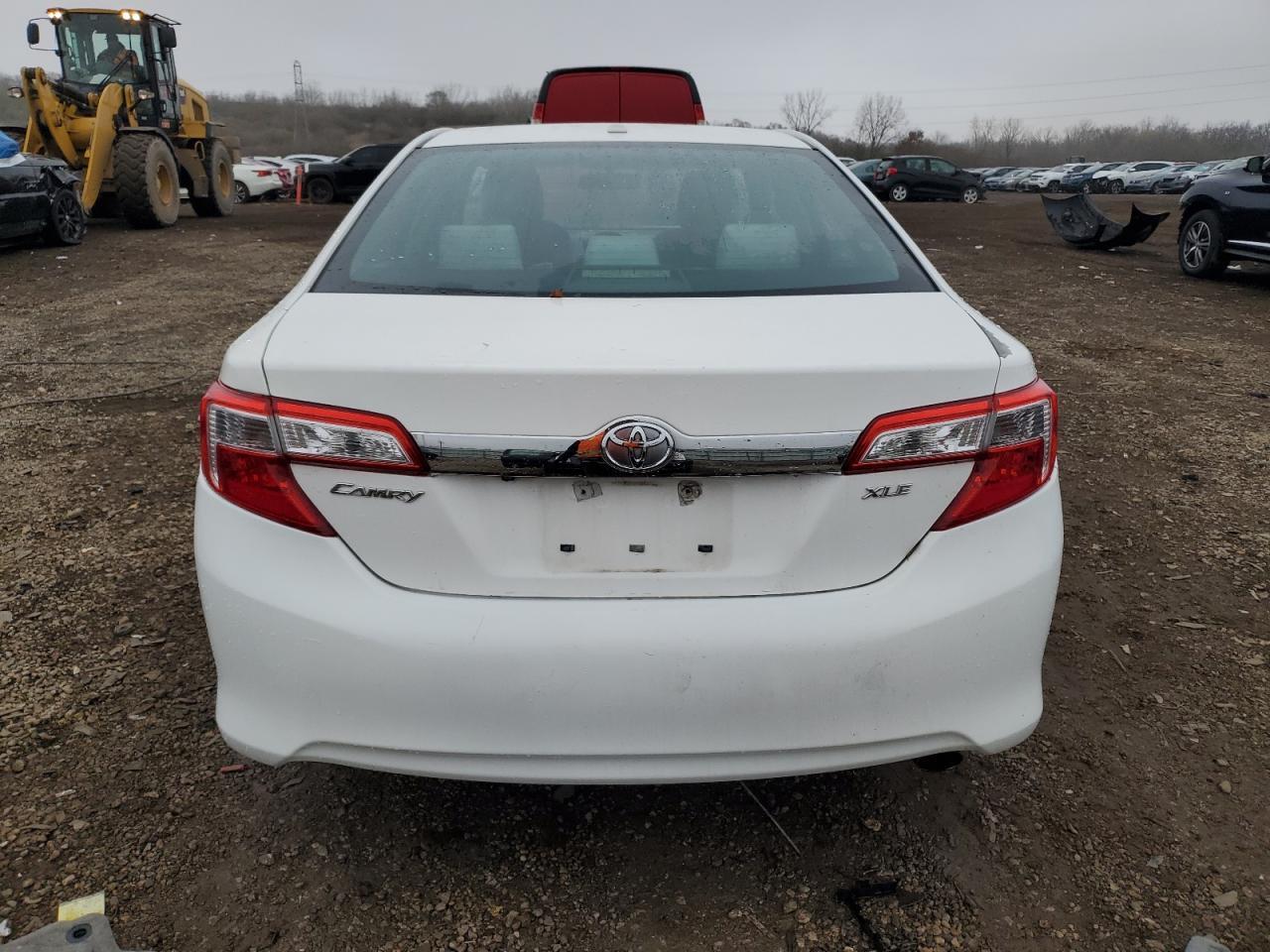 2014 TOYOTA CAMRY